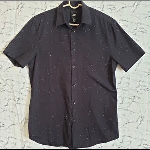 NWOT H&M Easy Iron Short-sleeve Button Up - Small